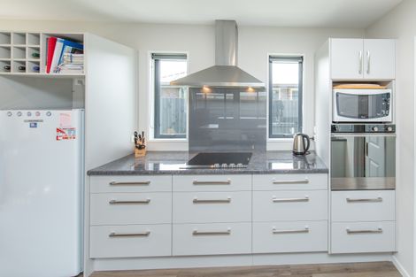 Photo of property in 28 Surfers Place, North New Brighton, Christchurch, 8083
