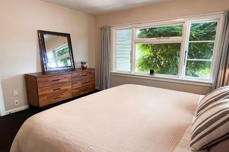 Photo of property in 2 Roscoe Street, Saint Martins, Christchurch, 8022