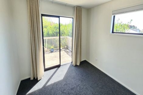 Photo of property in 4 Miro Street, Merrilands, New Plymouth, 4312