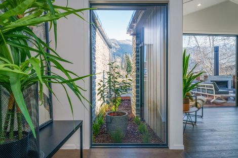 Photo of property in 7 Kamana Rise, Wanaka, 9382