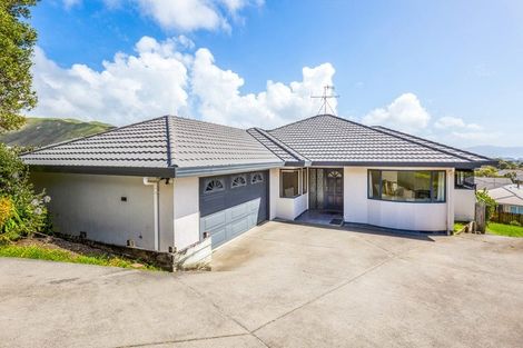 Photo of property in 54 Kakariki Grove, Waikanae, 5036