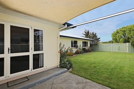 Photo of property in 17 Chelsea Drive, Taradale, Napier, 4112