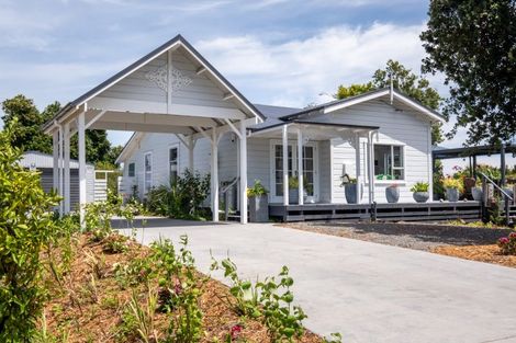 Photo of property in 104 Ferry Road, Clive, 4102