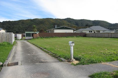 Photo of property in 21 Grimsby Grove, Wainuiomata, Lower Hutt, 5014
