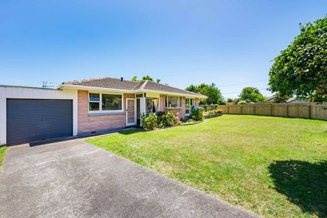 Photo of property in 2 Leybourne Avenue, Waikanae, 5036