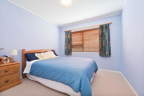 Photo of property in 34 Catalina Crescent, Forrest Hill, Auckland, 0620