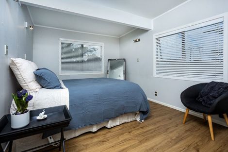 Photo of property in 2/7 Eskdale Road, Birkdale, Auckland, 0626