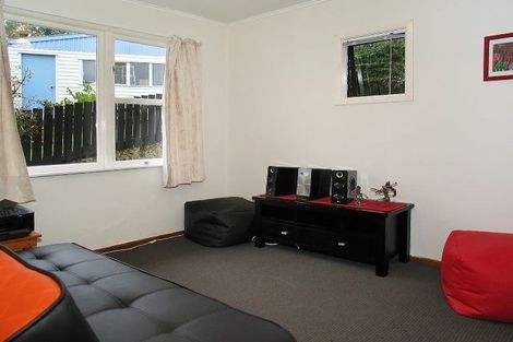 Photo of property in 32 Leadley Lane, Tawa, Wellington, 5028