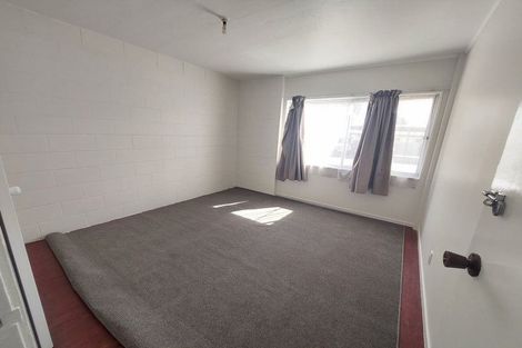 Photo of property in 2/90 Kenderdine Road, Papatoetoe, Auckland, 2025