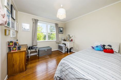 Photo of property in 28 Bert Wilson Place, Cockle Bay, Auckland, 2014