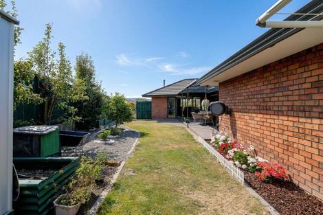 Photo of property in 2 Masefield Terrace, Kelvin Grove, Palmerston North, 4414