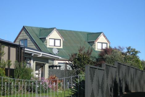 Photo of property in 18 Norfolk Crescent, Otaki Beach, Otaki, 5512