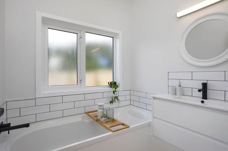 Photo of property in 18 Rimu Road, Raumati Beach, Paraparaumu, 5032