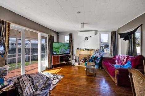 Photo of property in 8 Turuturu Road, Hawera, 4610