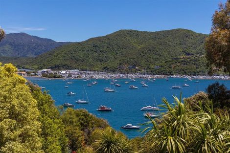 Photo of property in 2 Marina View, Waikawa, Picton, 7281