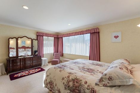 Photo of property in 5 Tararua Crescent, Otaki, 5512