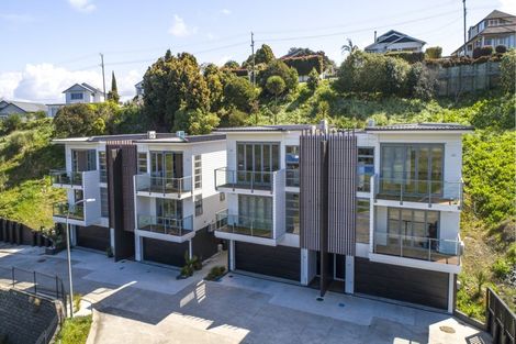 Photo of property in 8a Huka Road, Birkenhead, Auckland, 0626