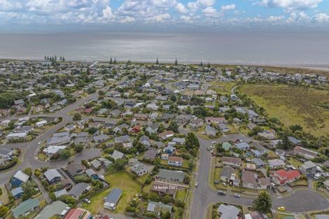 Photo of property in 14 Norfolk Crescent, Otaki Beach, Otaki, 5512