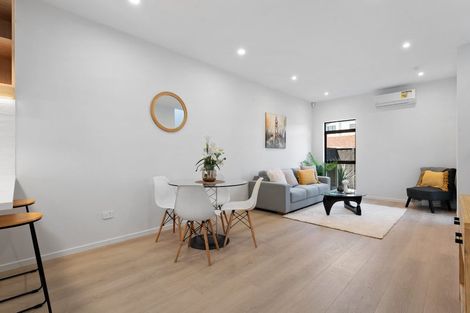 Photo of property in 729 Massey Road, Mangere, Auckland, 2022