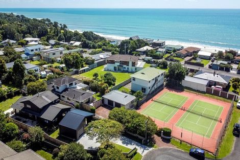 Photo of property in 23 Linda Street, Oakura, 4314
