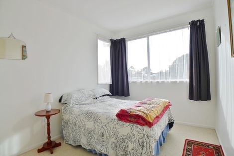 Photo of property in 12 Claverdon Drive, Massey, Auckland, 0614