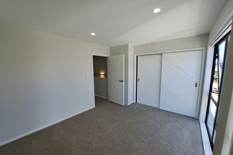 Photo of property in 2 Mikoikoi Crescent, Mangere Bridge, Auckland, 2022