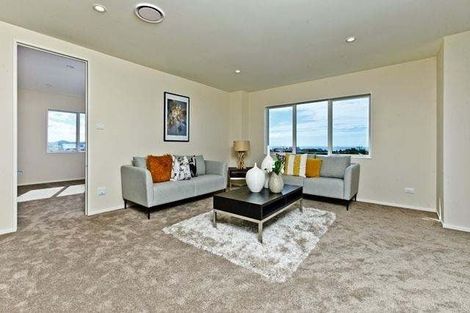 Photo of property in 28 Spyglass Street, Red Beach, 0932