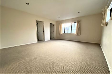 Photo of property in 4 Luxor Place, Massey, Auckland, 0614