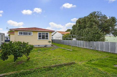Photo of property in 12 Cargill Street, Levin, 5510