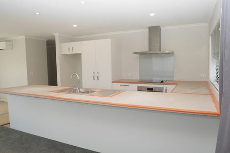 Photo of property in 16 Utauta Street, Waikanae, 5036