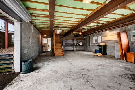 Photo of property in 16 Leon Place, Waitara, 4320