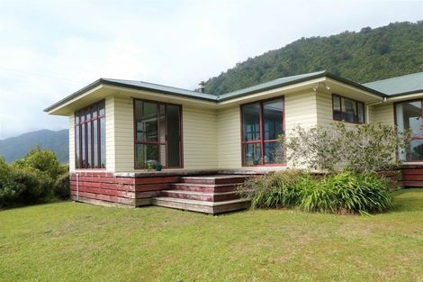 Photo of property in 4 Golden Sands Road, Barrytown, Runanga, 7873