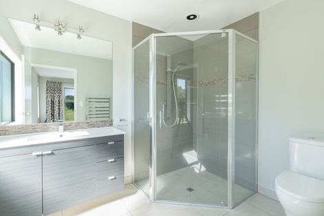 Photo of property in 30c Thompsons Track, Aongatete, 3178