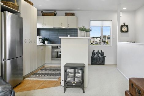 Photo of property in 208 Lake Terrace, Hilltop, Taupo, 3330