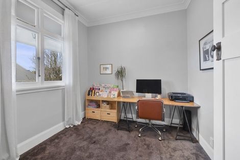 Photo of property in 70 Morley Street, New Plymouth, 4310