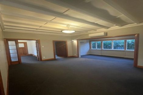 Photo of property in 40 Waiwaka Terrace, Strandon, New Plymouth, 4312