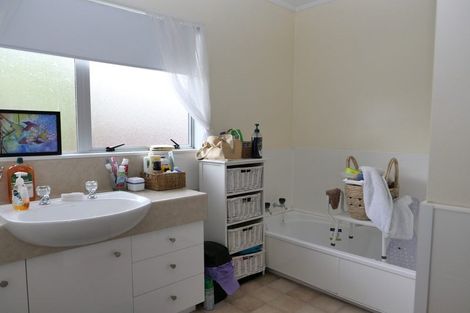 Photo of property in 15 Kaimanawa Street, Paraparaumu, 5032