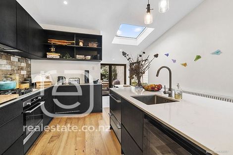 Photo of property in 104 Britomart Street, Berhampore, Wellington, 6023