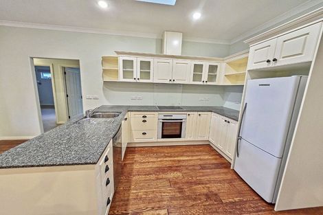 Photo of property in 16 Palliser Place, Poraiti, Napier, 4112