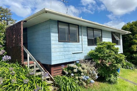 Photo of property in 727 Swanson Road, Swanson, Auckland, 0612