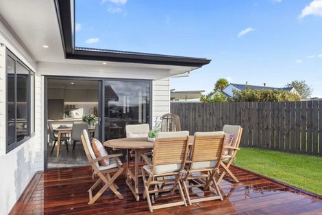 Photo of property in 116a Racecourse Road, Waiuku, 2123