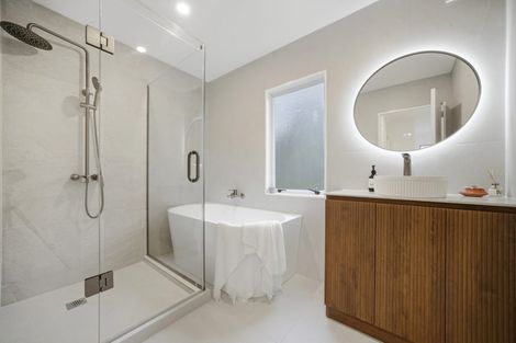 Photo of property in 2/26 Anne Mclean Drive, Bayview, Auckland, 0629