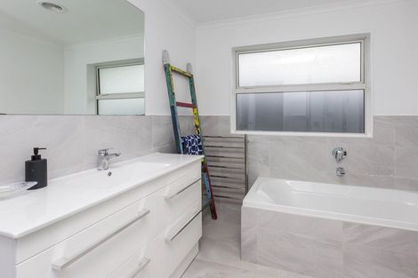 Photo of property in 26 Gallipoli Road, Trentham, Upper Hutt, 5018