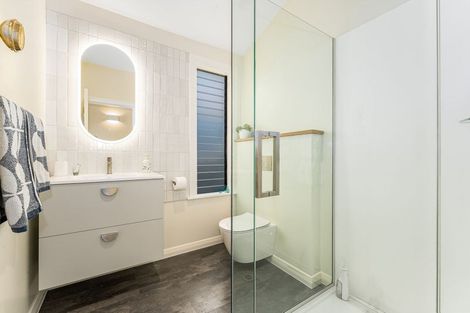 Photo of property in 73 Oroua Street, Eastbourne, Lower Hutt, 5013