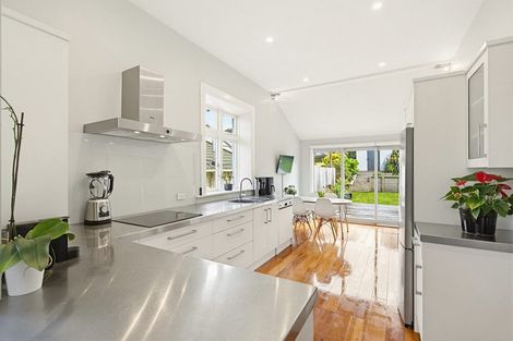 Photo of property in 28 Arawa Road, Hataitai, Wellington, 6021