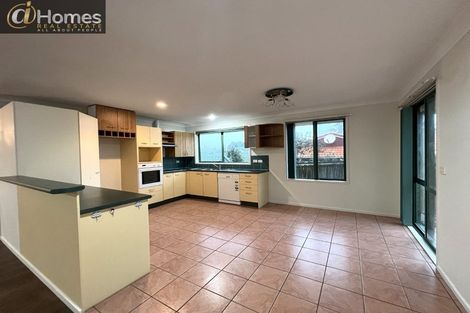Photo of property in 5 Rosebay Rise, Henderson, Auckland, 0610