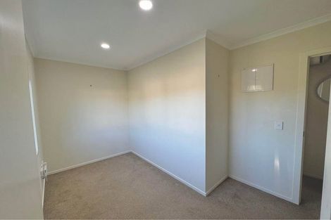 Photo of property in 15 Kowhai Grove, Raumati Beach, Paraparaumu, 5032