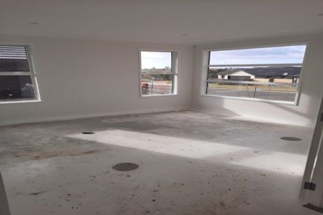 Photo of property in 33 Lakeside Terrace, Omokoroa, 3114