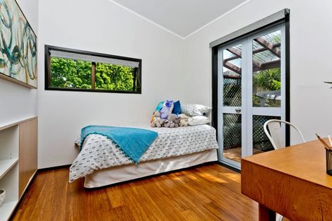 Photo of property in 1/17 Telephone Road, Birkenhead, Auckland, 0626