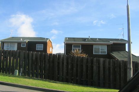 Photo of property in 1/2 The Top Gallant, Whitby, Porirua, 5024